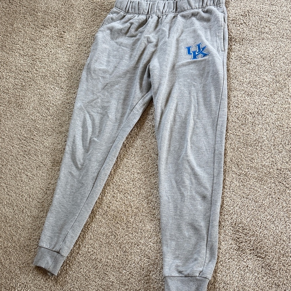 UK men’s Gray Joggers